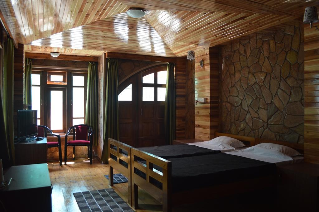 Quinton Enclave Hotel Shillong Room photo