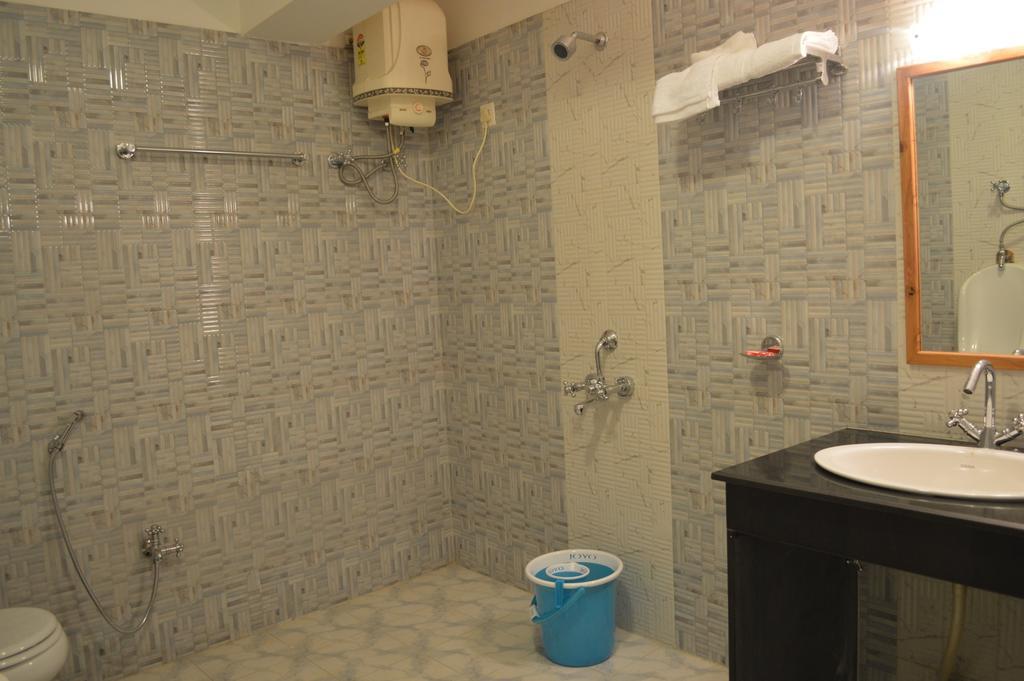 Quinton Enclave Hotel Shillong Room photo
